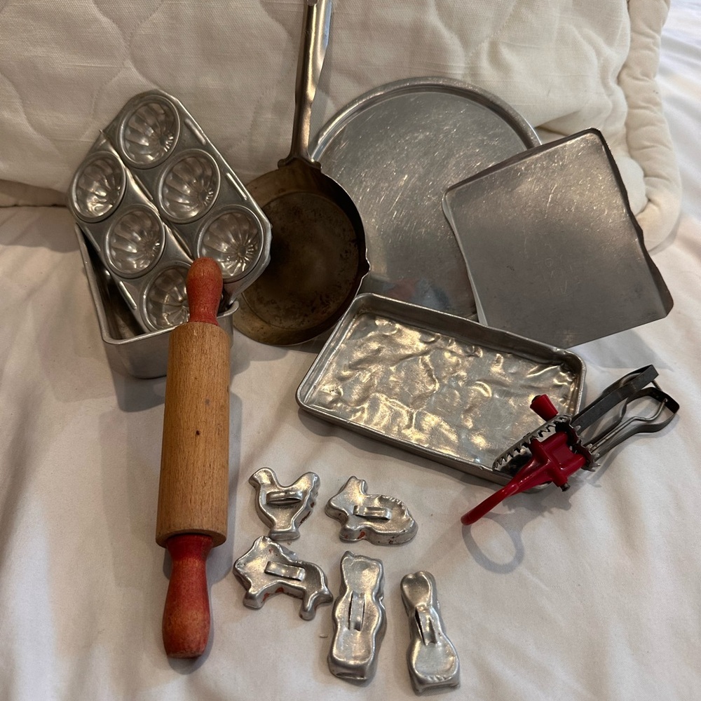 Vintage Children's Toy Bakeware/ Cookware